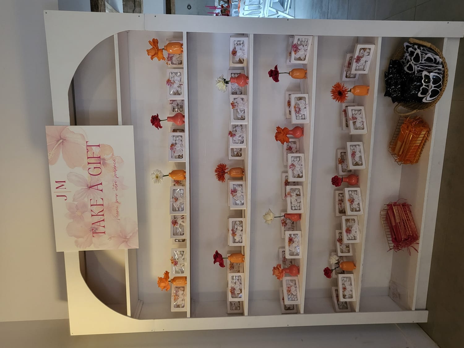 Décoration de mariage — tons poudrés et fleurs délicates