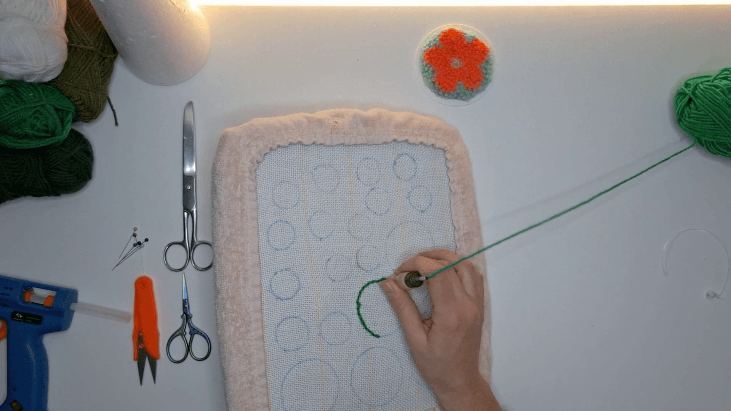 Esempio di ricamo con Ago Magico