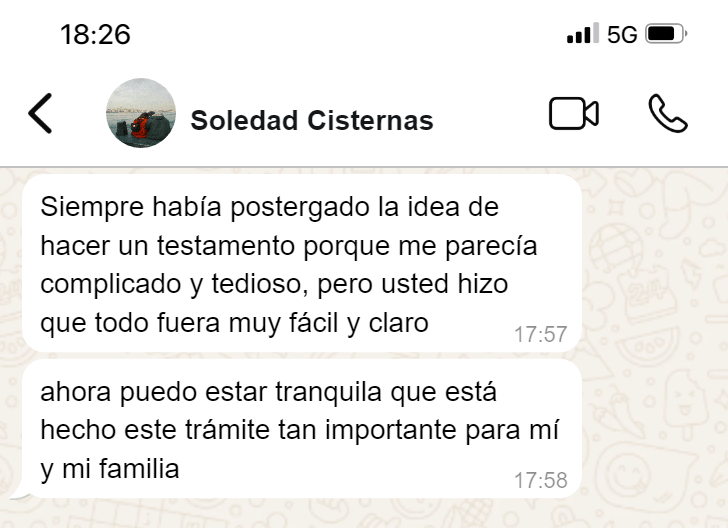 Testimonio sobre abogados especialistas en testamentos y la facilidad de hacer testamento en línea.