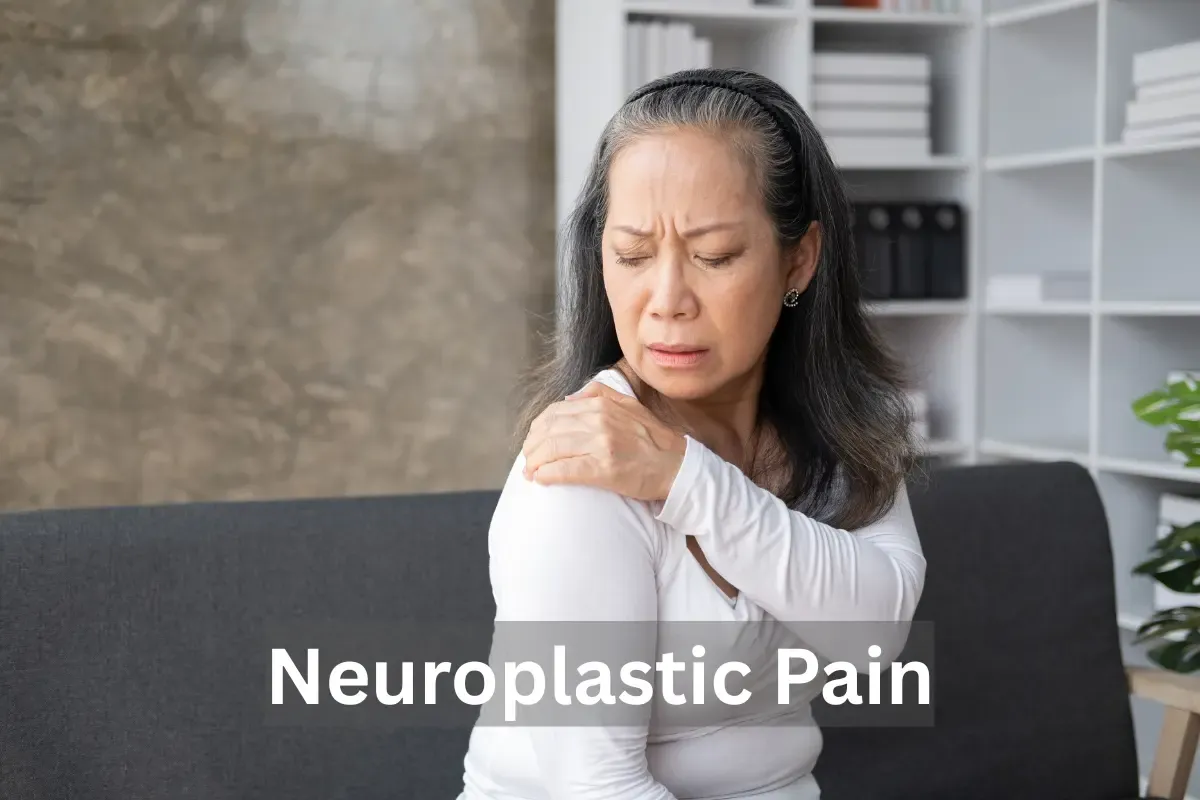 Comparison structural and neuroplastic pain: a woman with unexplained shoulder pain, - non structural pain vs an x-ray of a broken bone - structural pain.