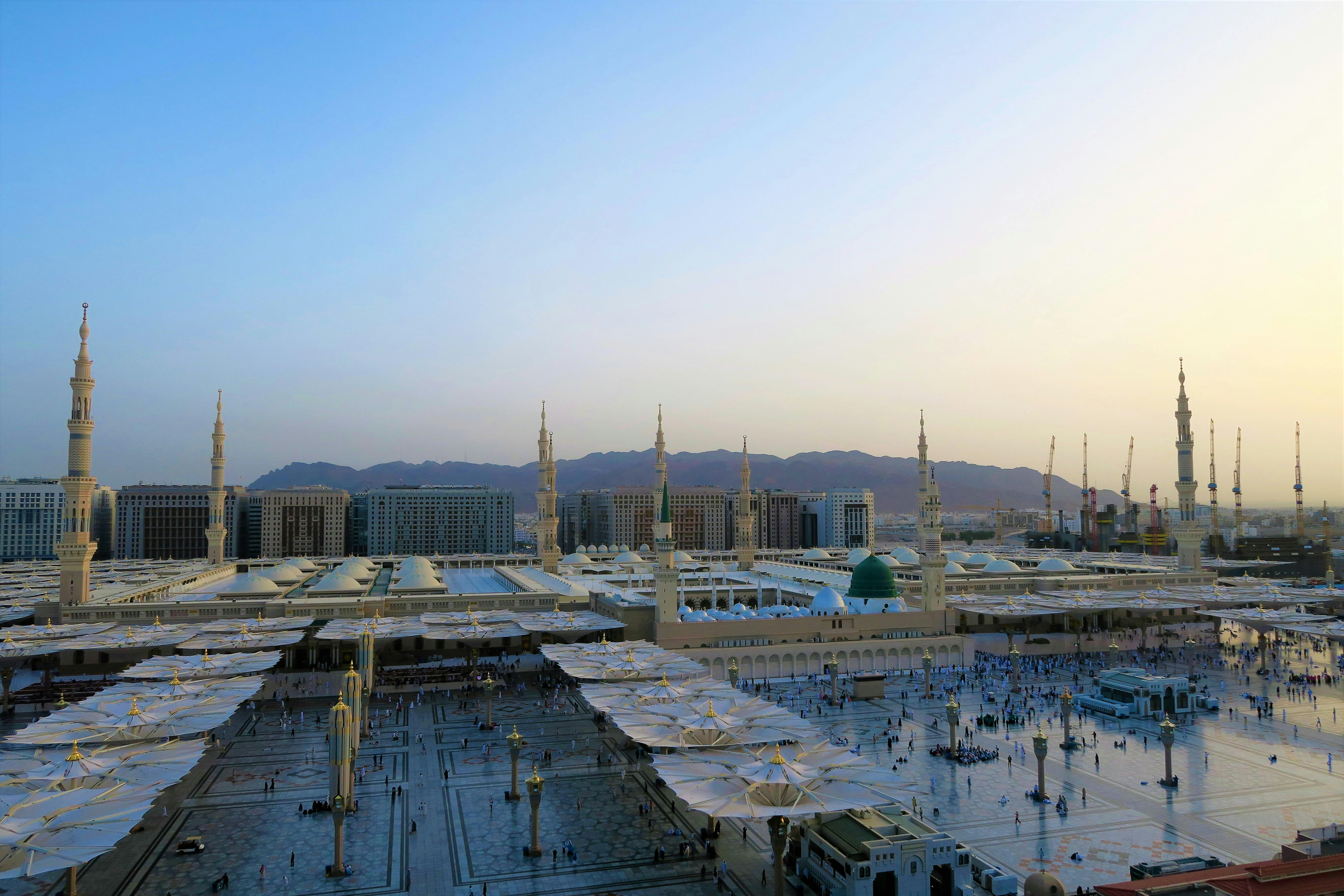 La mosquée du Prophète (en arabe : المسجد النبوي Al-Masjid Al-Nabawi)