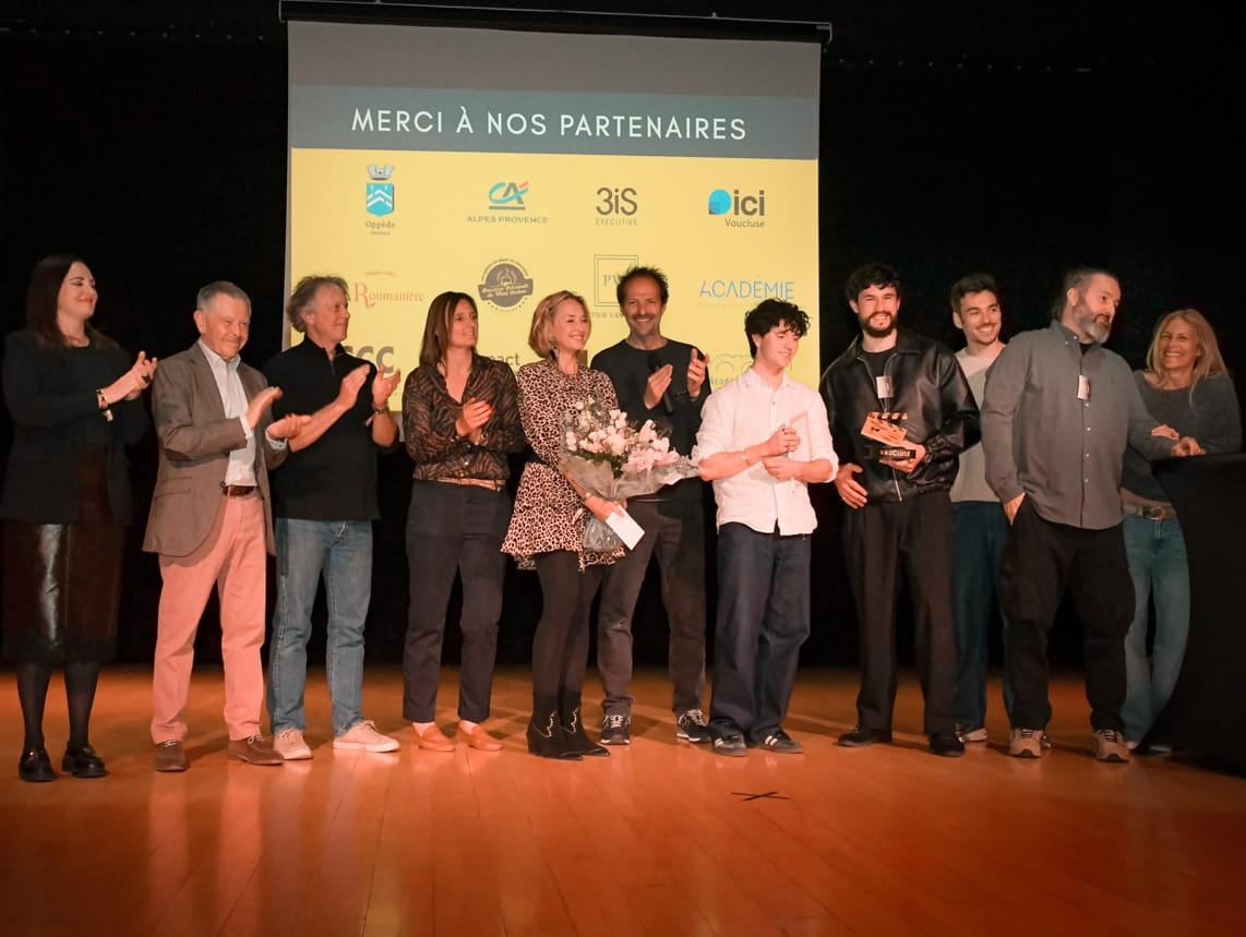 Remise des prix lors d'une édition de La Nuit du Court à Oppède