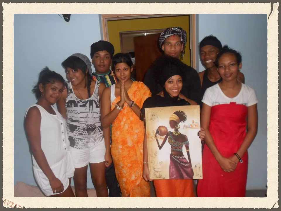 CVL Océan Indien summer camp counselors in 2013, for children ages 5 to 14