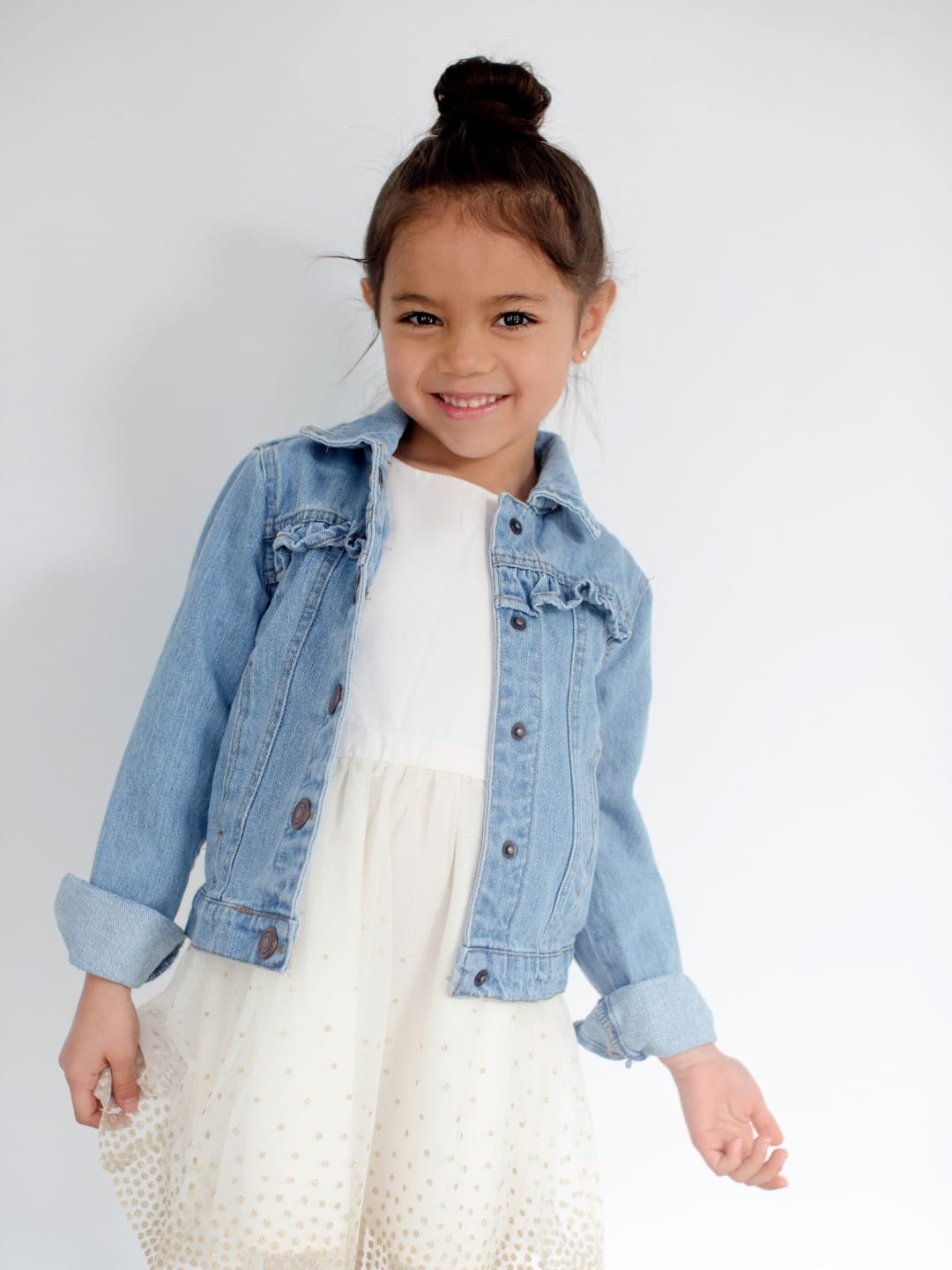 Vanessa Fox during her first photoshoot, marking the beginning of her acting journey.