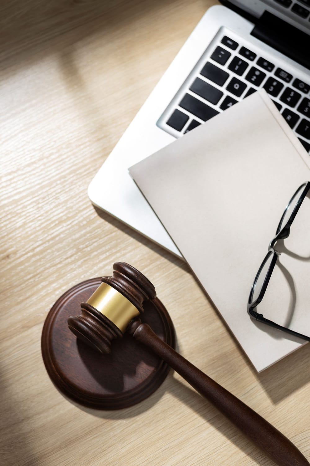 El Lcdo. Rafael Mojica López, y su Bufete RM, cuenta con Abogados que trabajan Querellas ante el Departamento de Asuntos del Consumidor (DACO) para casos de Placas Solares, Vehículos de Motor, Vicios de Construcción e Incumplimiento de Contrato en todo Puerto Rico