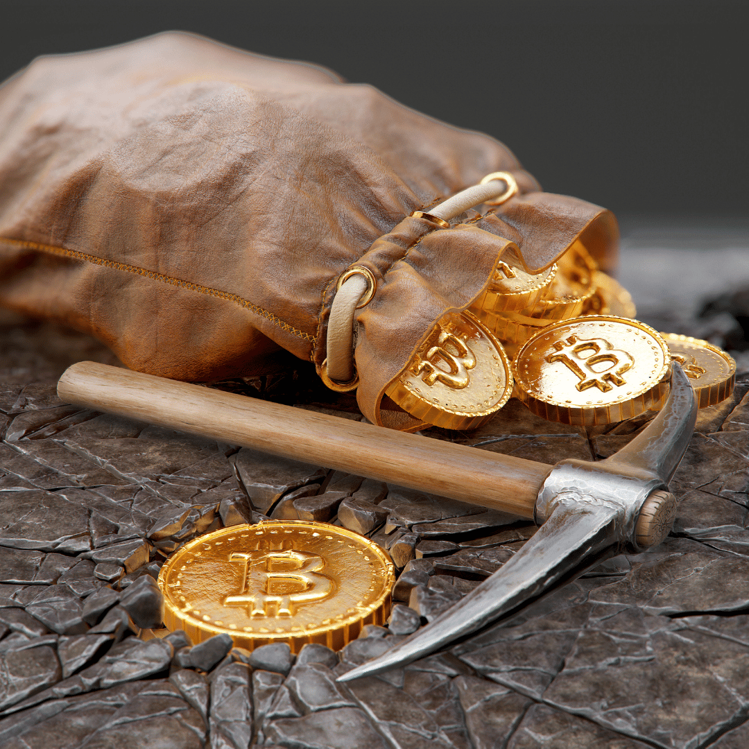 bitcoin in einem sack und eine hacke