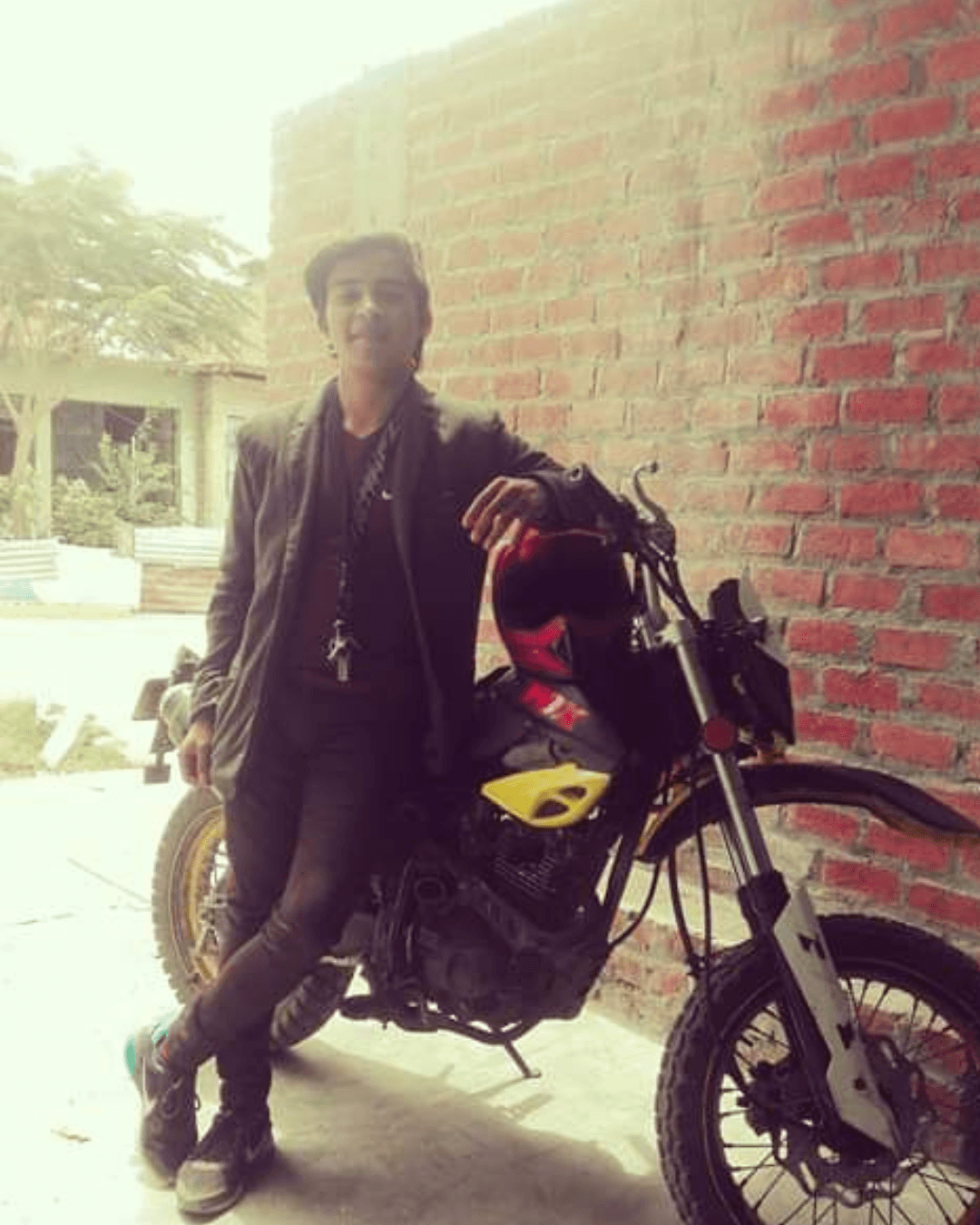 Antes: moto vieja en provincia