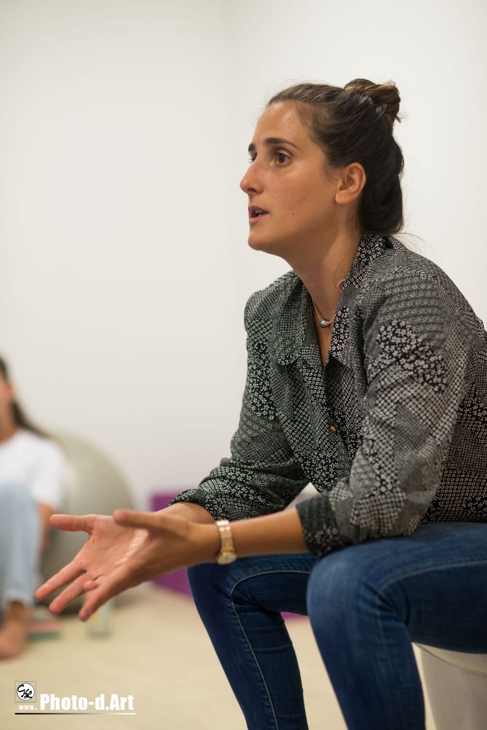 Andrea enseñando