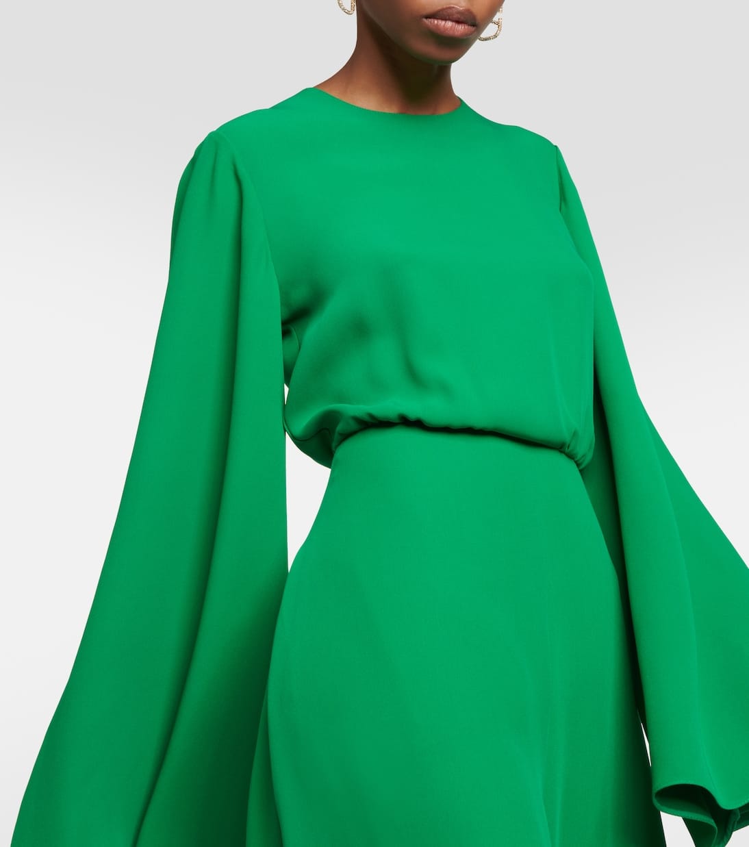 Valentino off-the-shoulder wide-leg crepe jumpsuit — luxury investment piece women 2026 — quiet luxury fashion — aecreativ.eu