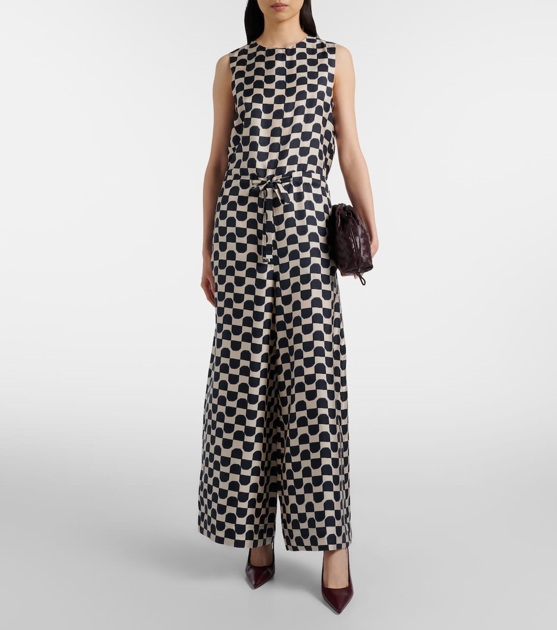 Max Mara wool square neckline jumpsuit — luxury investment piece women 2026 — quiet luxury fashion — aecreativ.eu
