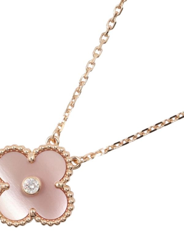 Van Cleef Arpels Alhambra necklace mother of pearl — luxury investment jewelry women 2026 — aecreativ.eu