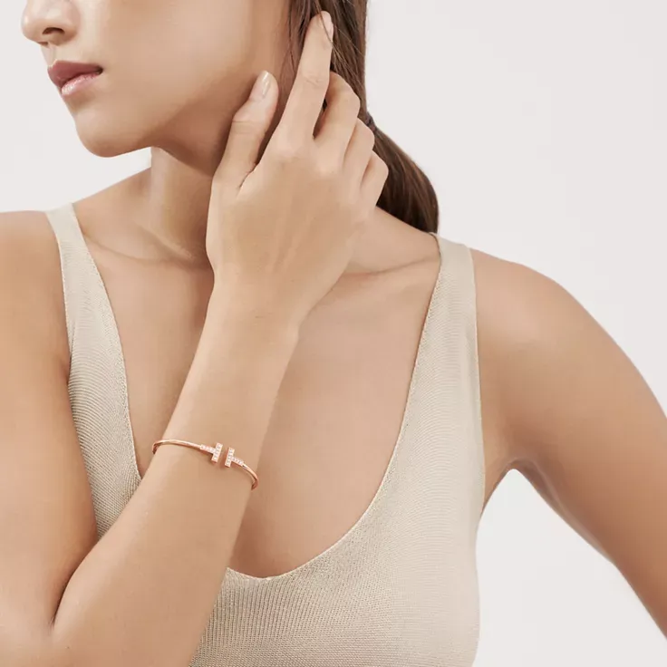 Tiffany Co T Wire Bracelet 18k gold — luxury investment jewelry women 2026 — aecreativ.eu