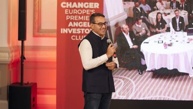 Kunal Bahl speaking at a Changer Club gathering in Lausanne. Photo: PD, via Nebelspalter.