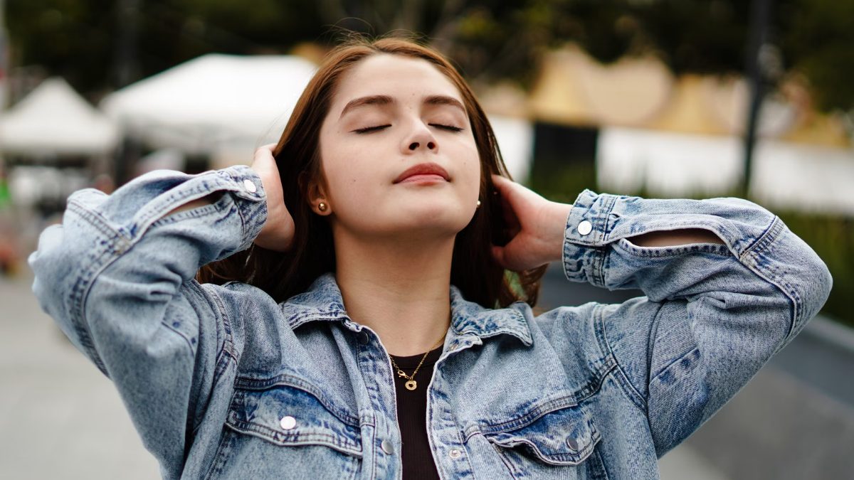 Une femme calme, en respiration