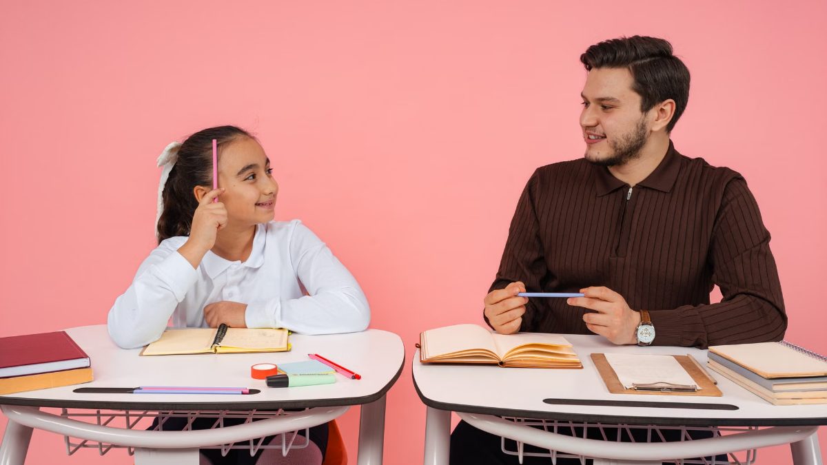 Un enseignant et son élève en cours de langue