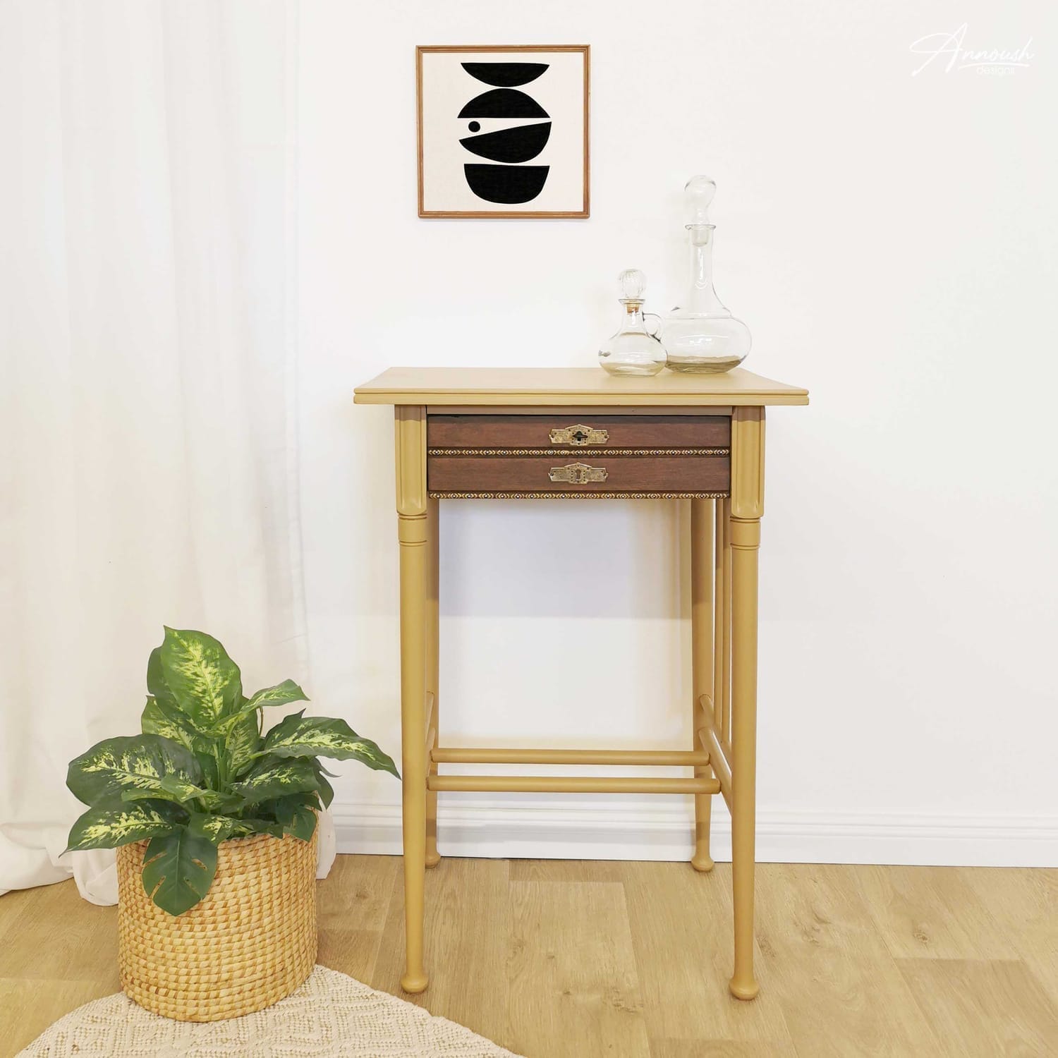Boho Beistelltisch im Farbton "Golden Hour" in der Frontansicht