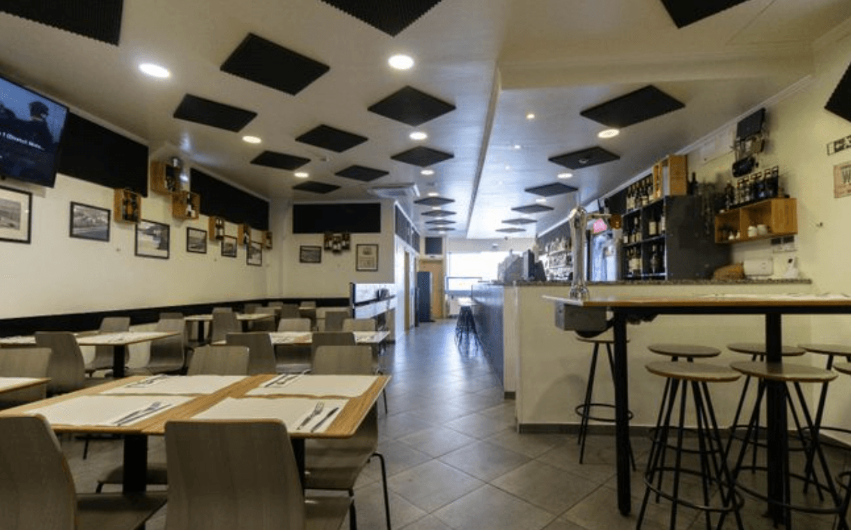 restaurante/cervejaria conceituada com uma reputação sólida e localização privilegiada, junto ao Castelo de Sines,