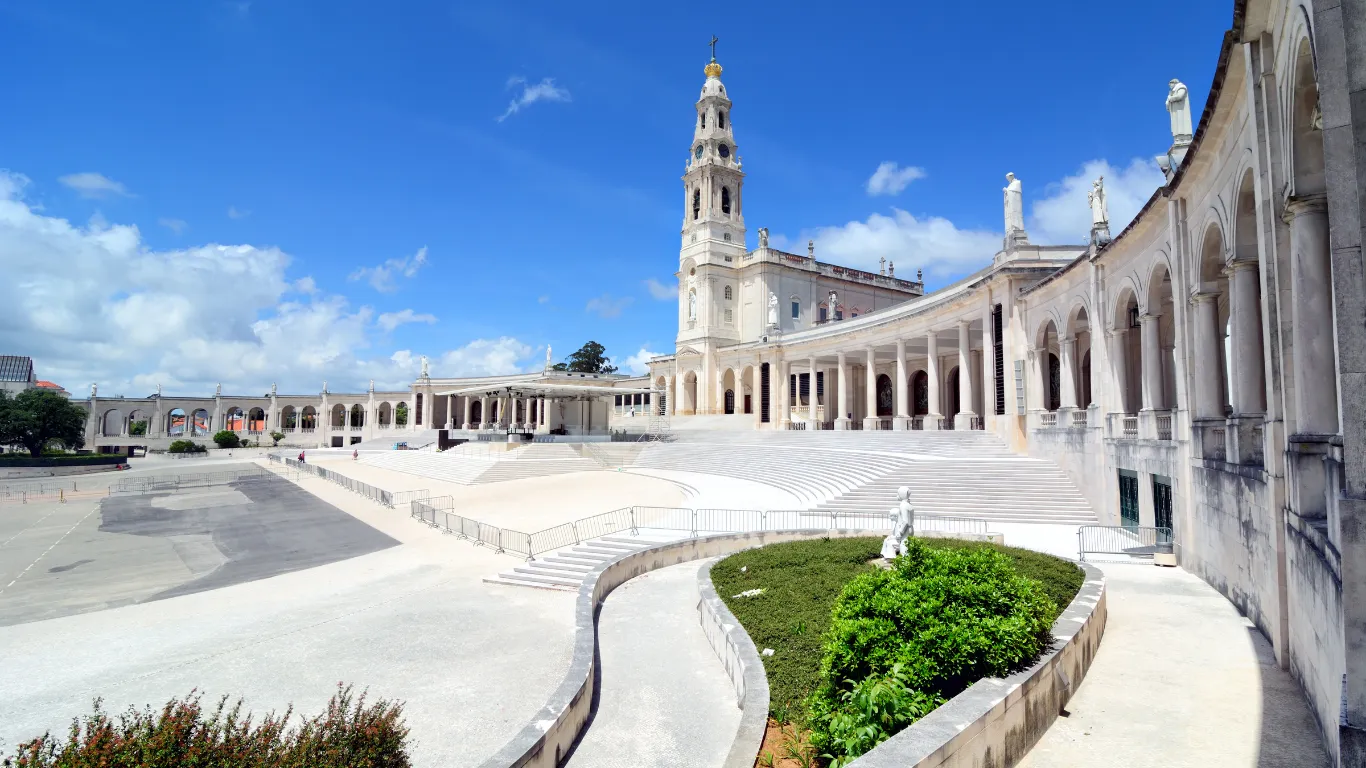 Santuário de Fátima, Basílica de Nossa Senhora do Rosário.