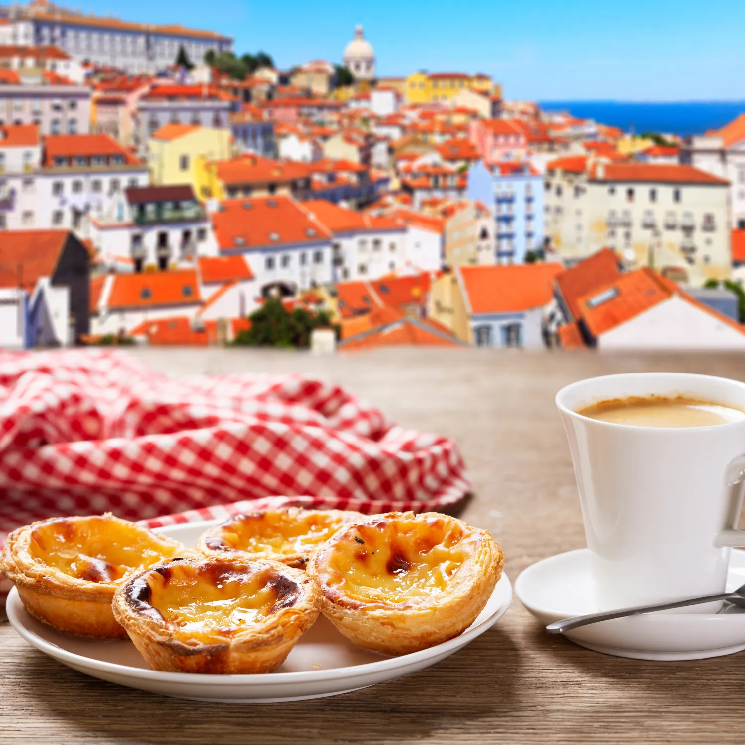 imagem do famoso pastel de nata em uma experiência gastronômica em lisboa