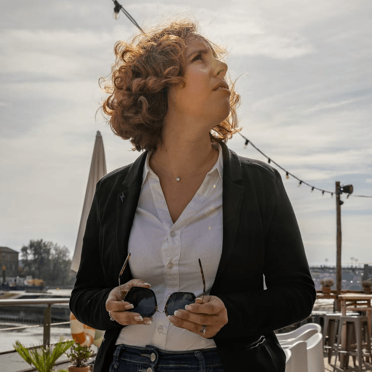 <img src="photo-elodie-garcia-carre.png" alt="Elodie Garcia, fondatrice de Guidance Entrepreneuriale">
