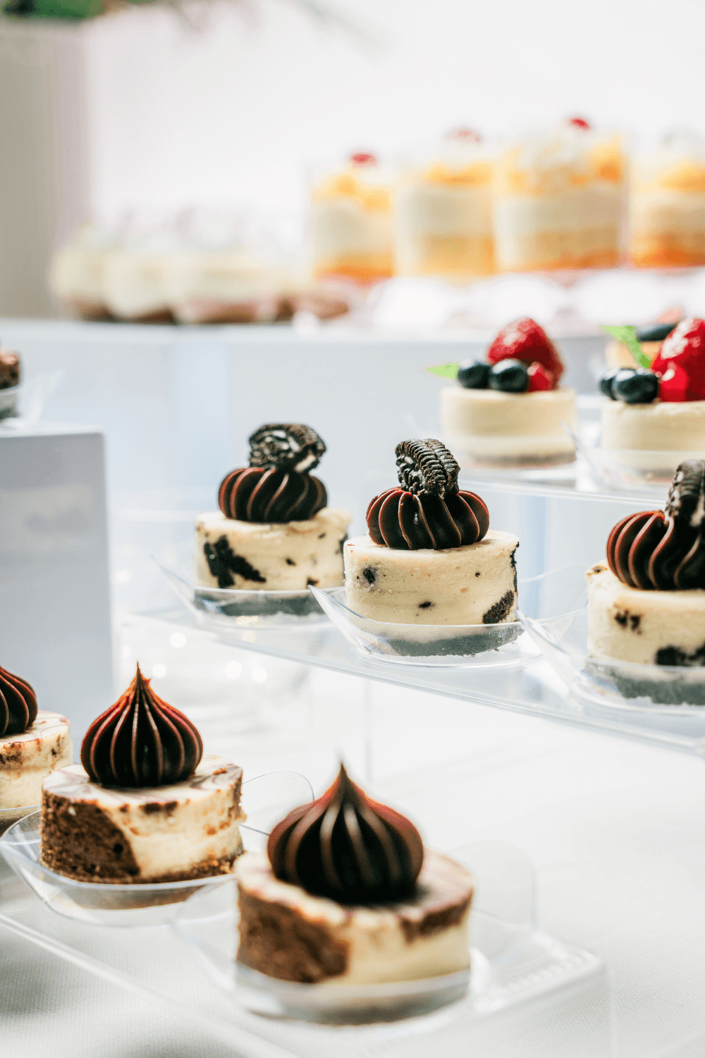 Mini chocolate cheesecakes and oreo – Sweet Bite Tulsa