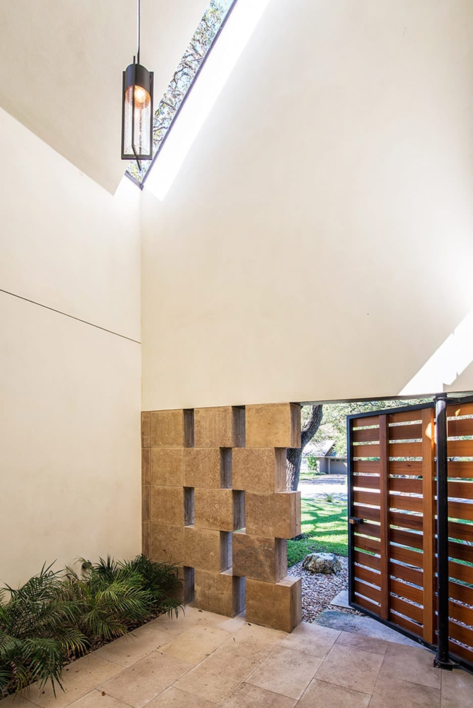 The Laurelwood House by Design hound
