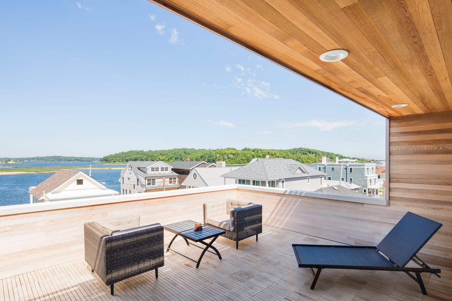 Beachfront house designed by Jeff Jordan Architects