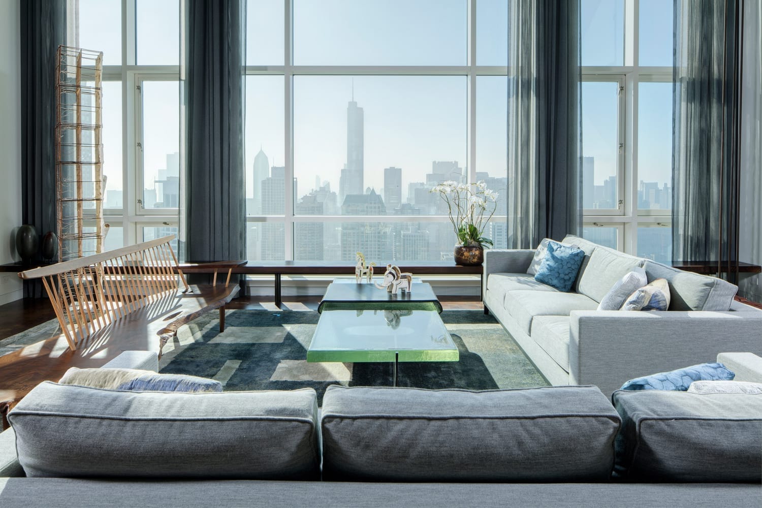Penthouse flat by Wheeler Kearns Architects 