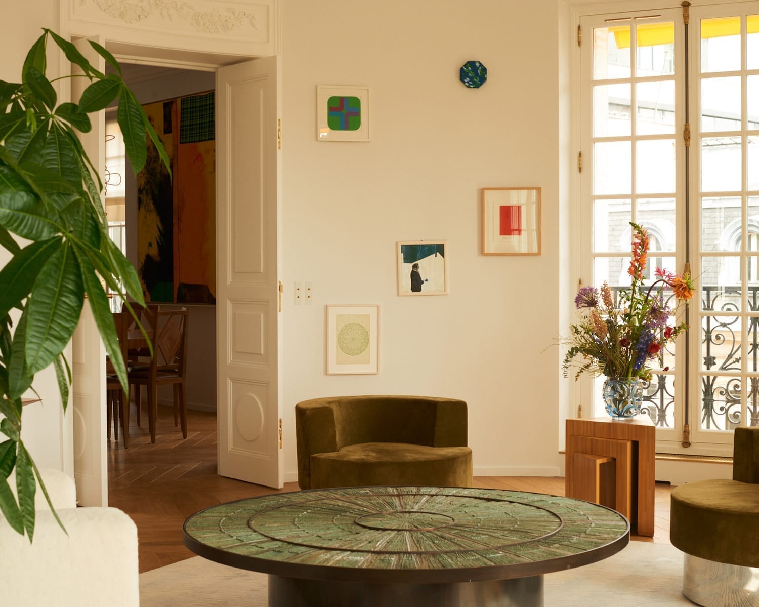 Paris Apartment by Hauvette & Madani 