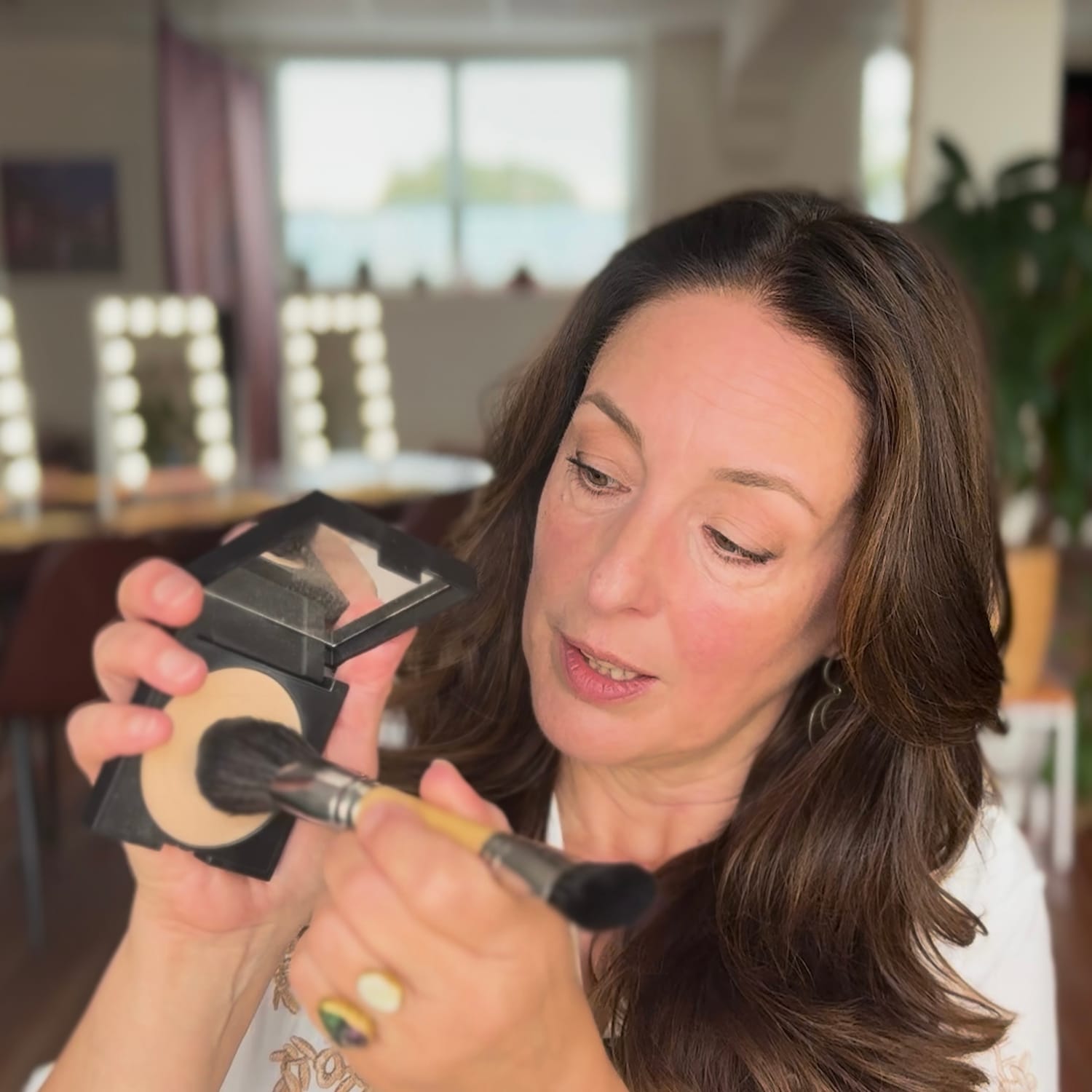 Live online make‑uples voor vrouwen 40+, demonstratie van natuurlijke technieken