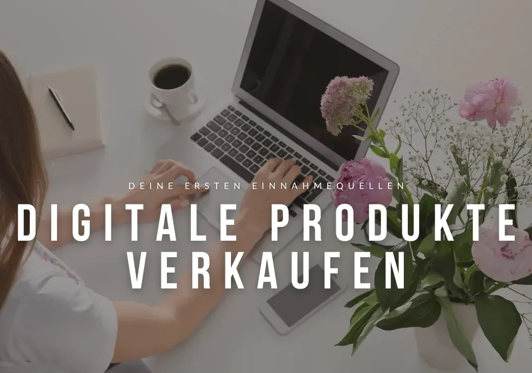 Frau erstellt digitale Produkte am Laptop für passives Einkommen während der Elternzeit
