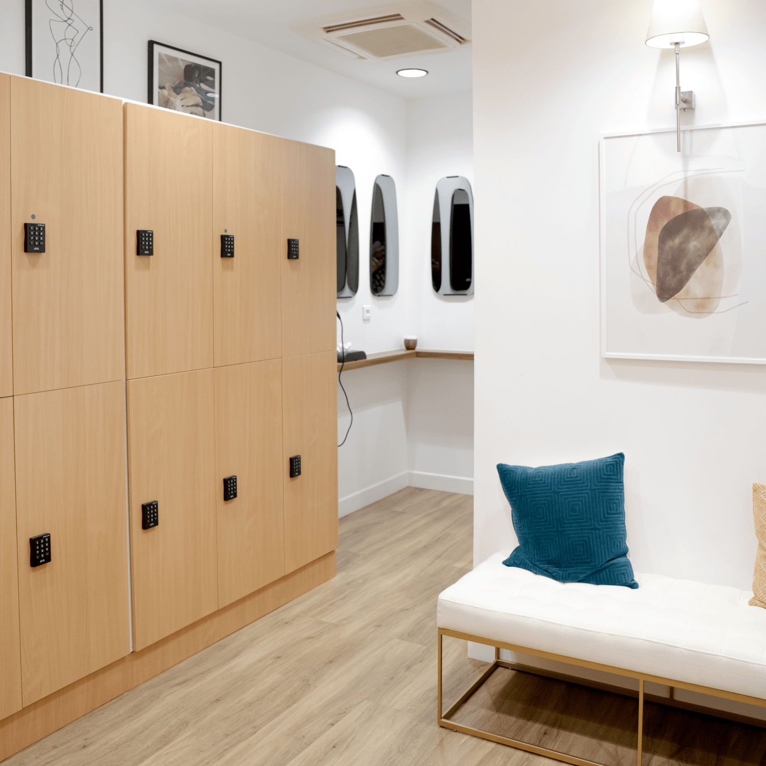 Vestiaires Leaf Circle