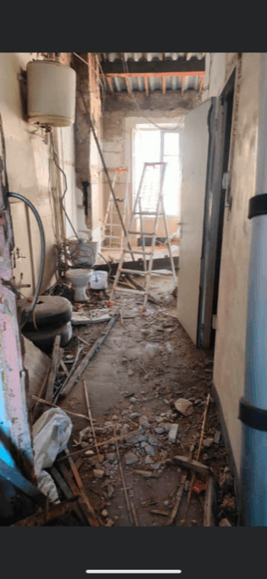 Rénovation pour investisseurs à Marseille – avant remise en état et division d’un appartement pour location